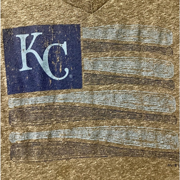 MLB KC Royals Baseball Bat Flag Women’s VNeck Tee Shirt Top Gray Kansas City - Picture 2 of 4